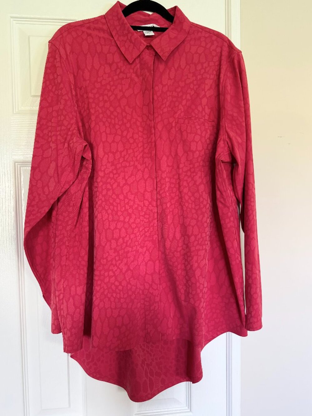Athleta Urbanite Hot Pink Button Down